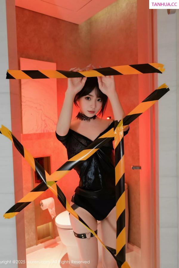 汁汁  [XiuRen]高清写真图 2025.04.10 No.10134 汁汁 浅色风衣第29张图片